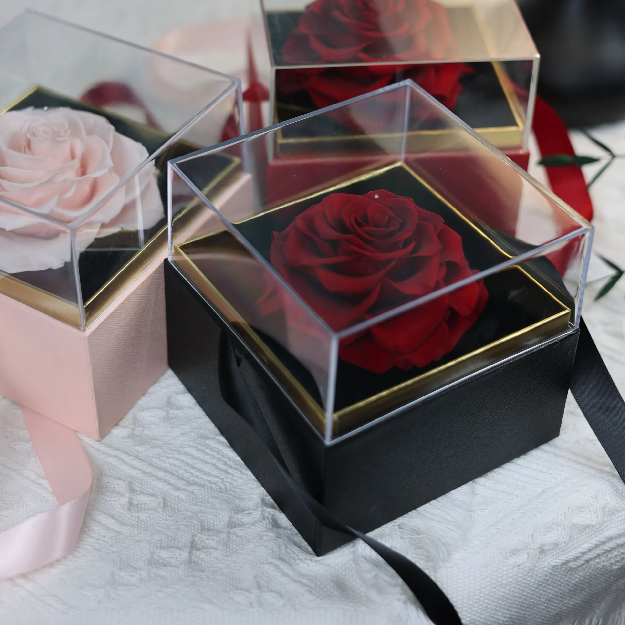 Had728ad5ad314ce0823aa3f170e75561P.webp Wholesale Acrylic Flower Box Flower Acrylic Box Preserved Rose in Acrylic Box White - Image 1