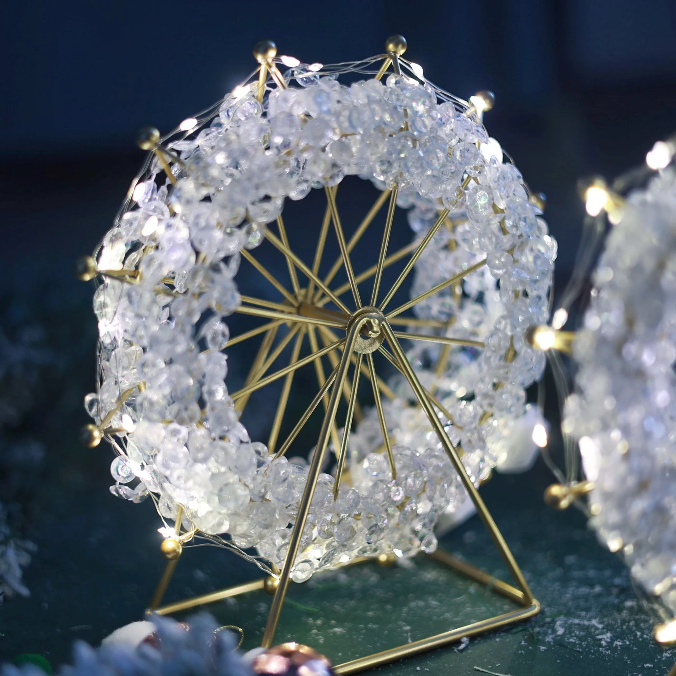 Hd828484cea634d6d82e13a19d2dcd628b.webp New Arrival Home LED Handicraft Metal Statue Ferris Wheel Show Pieces Christmas Metal Decorations for Home Decoration - Image 1